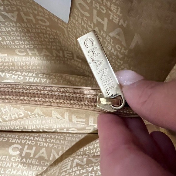 Chanel Coco Mark beige caviar tote - Picture 10 of 12